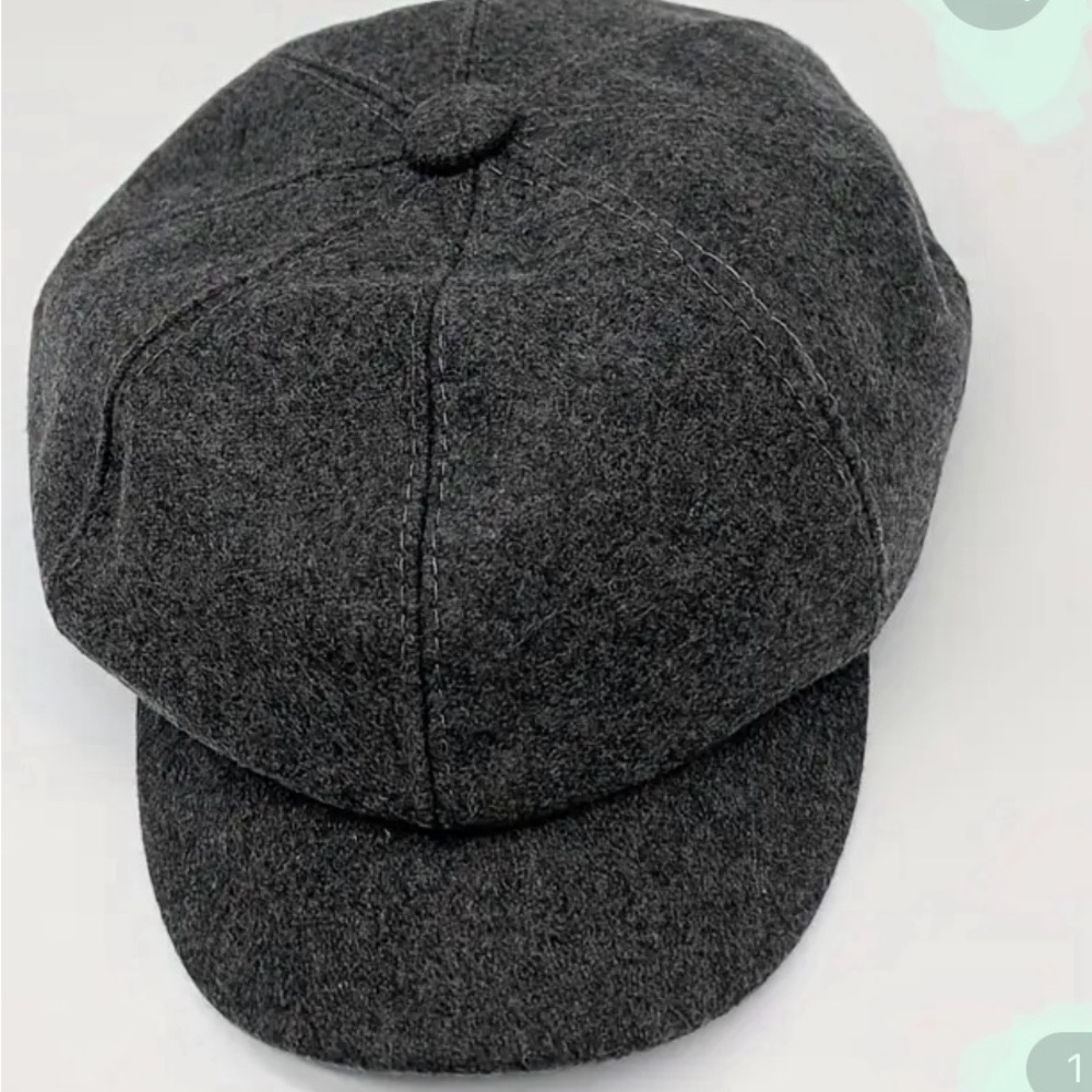 Women's Grey Beret Hat, Comfortable And Lightweight. NWOT